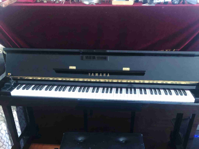 九成新 日产YAMAHA 钢琴出售